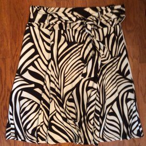 NWT Women's  Brown and Cream  Skirt